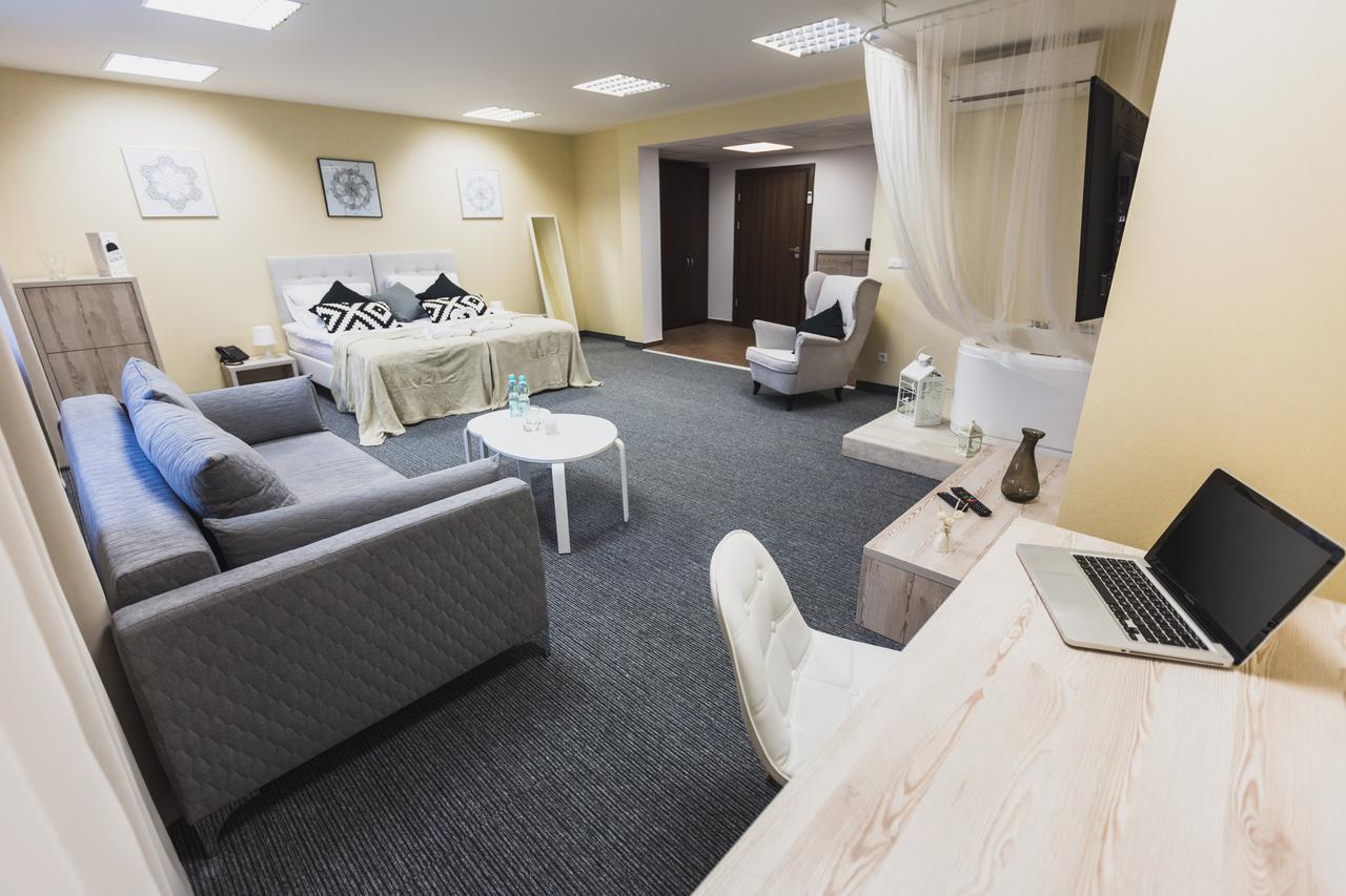 Czarno Na Bialym Hotel Krakow Luaran gambar