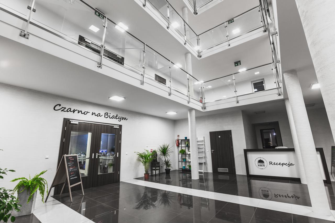 Czarno Na Bialym Hotel Krakow Luaran gambar